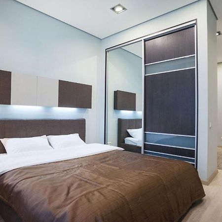 Navit Apartments With Breakfast, Near The Railway Station, The City Center And The Park Kiev Esterno foto