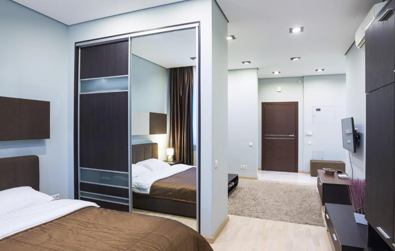 Navit Apartments With Breakfast, Near The Railway Station, The City Center And The Park Kiev Esterno foto