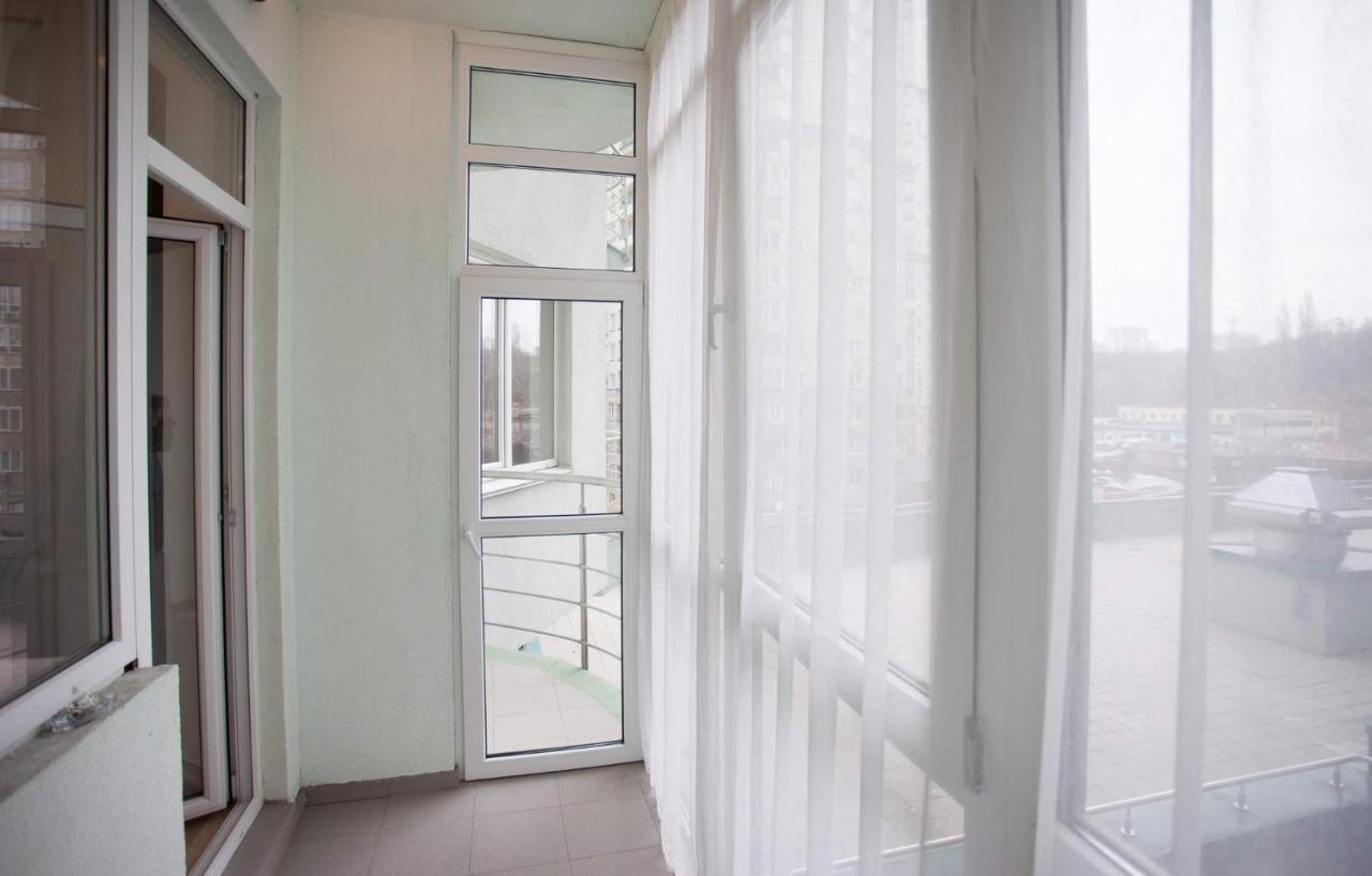 Navit Apartments With Breakfast, Near The Railway Station, The City Center And The Park Kiev Esterno foto