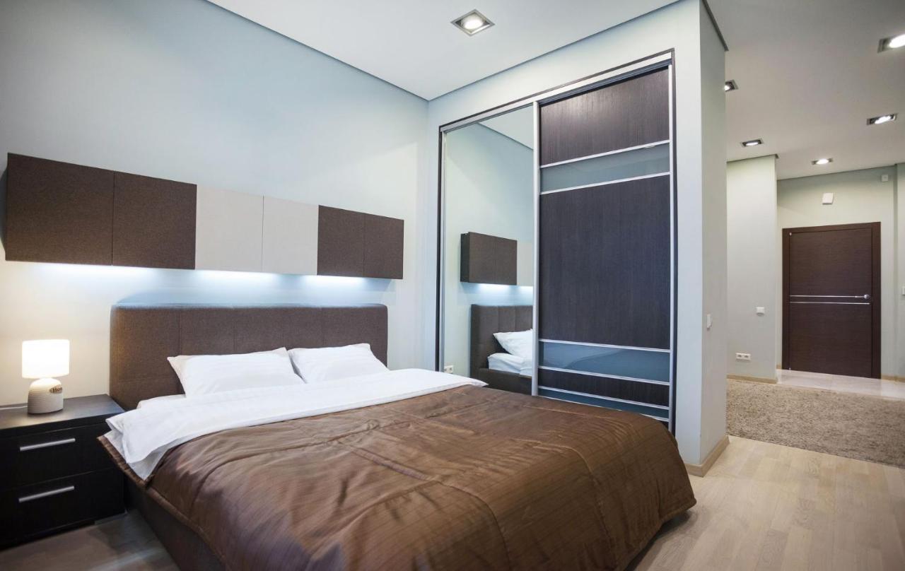 Navit Apartments With Breakfast, Near The Railway Station, The City Center And The Park Kiev Esterno foto