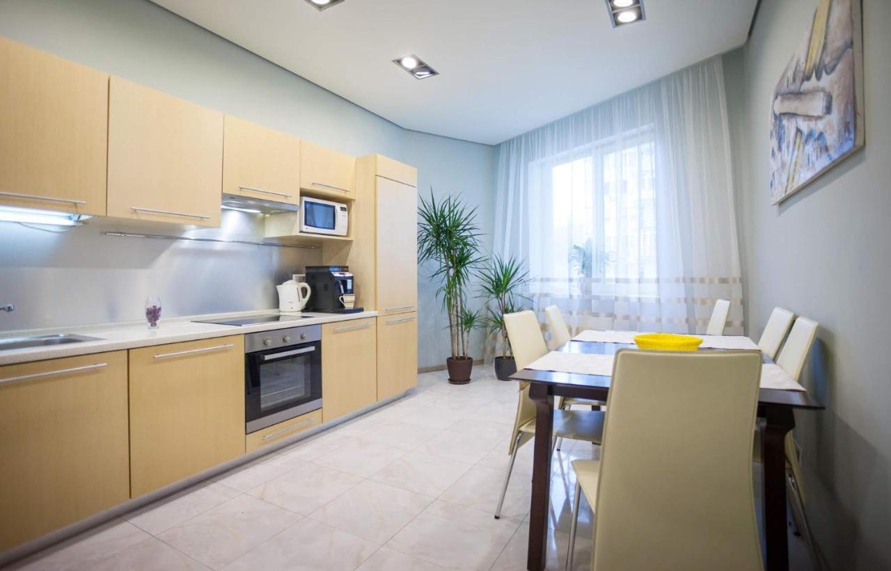 Navit Apartments With Breakfast, Near The Railway Station, The City Center And The Park Kiev Esterno foto